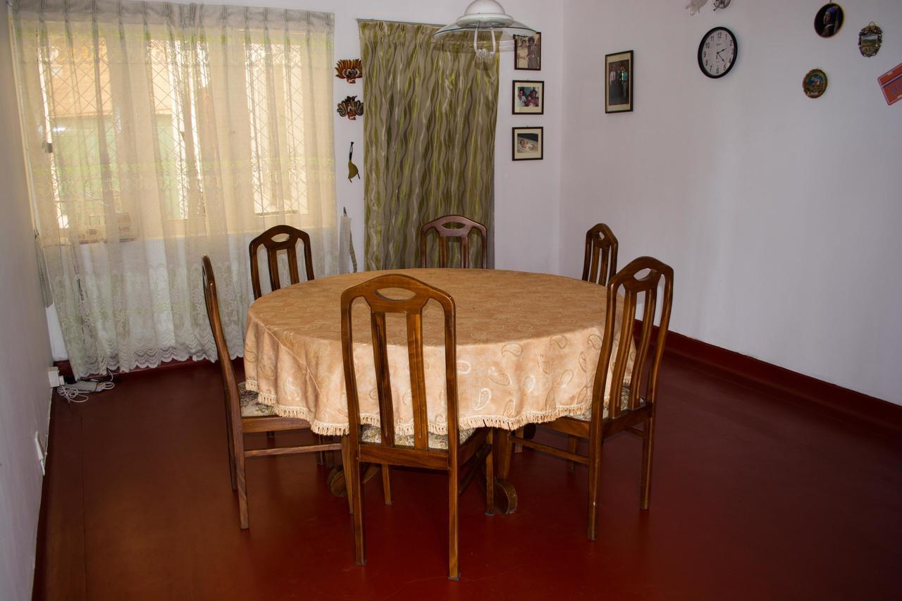 Temple View Apartment Канди Екстериор снимка